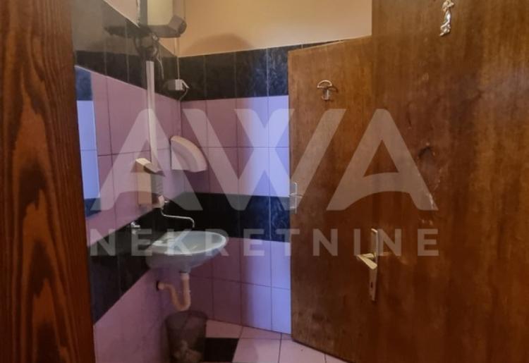 Apatin. Kuća, 148m2, plac 4.6ar