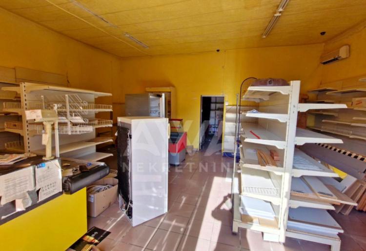 Crvenka, Poslovni prostor, 78 m2