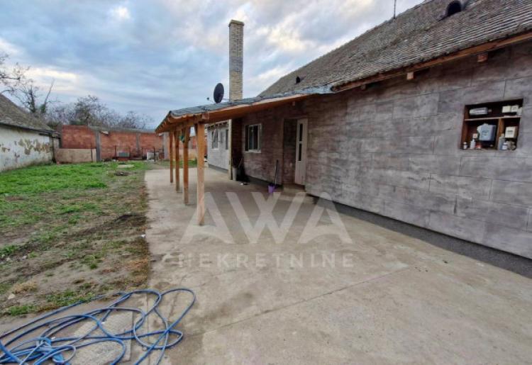 Doroslovo, Kuća 168 m2 na placu od 1195 m2