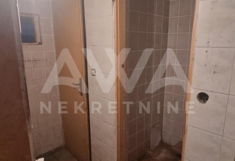 Sombor. Spratna kuća na manjem placu