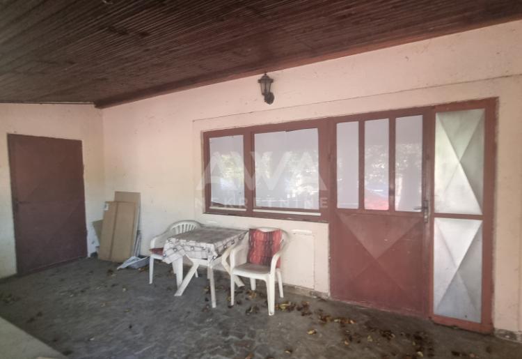 Sombor. Spratna kuća na manjem placu