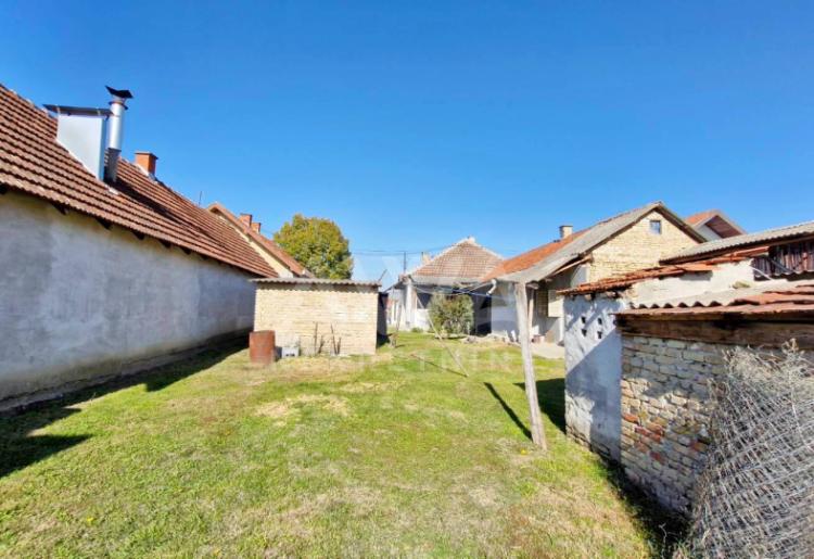 Gakovo, tipska kuća od 145 m2, plac 8a