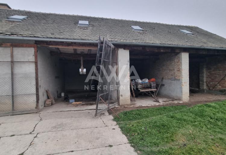 Bogojevo. Kuća za rušenje 181m2, plac 16.7ar