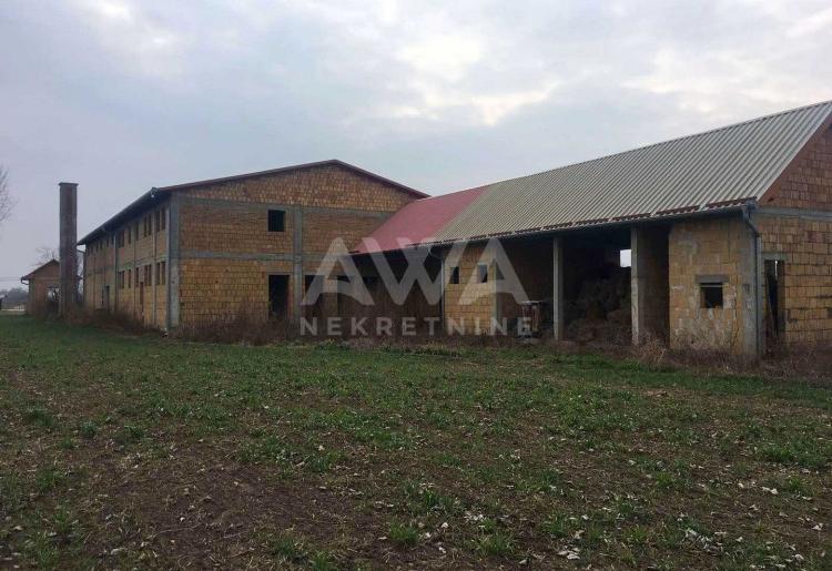 Kljajićevo, Poslovni objekat 490 m2