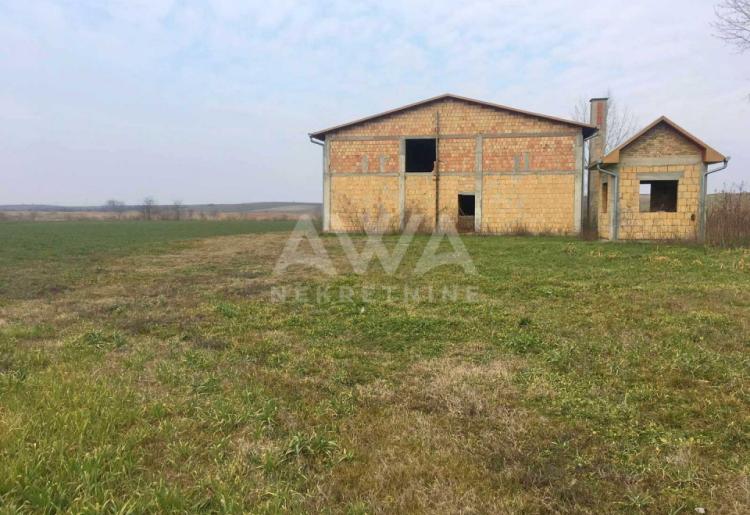 Kljajićevo, Poslovni objekat 490 m2