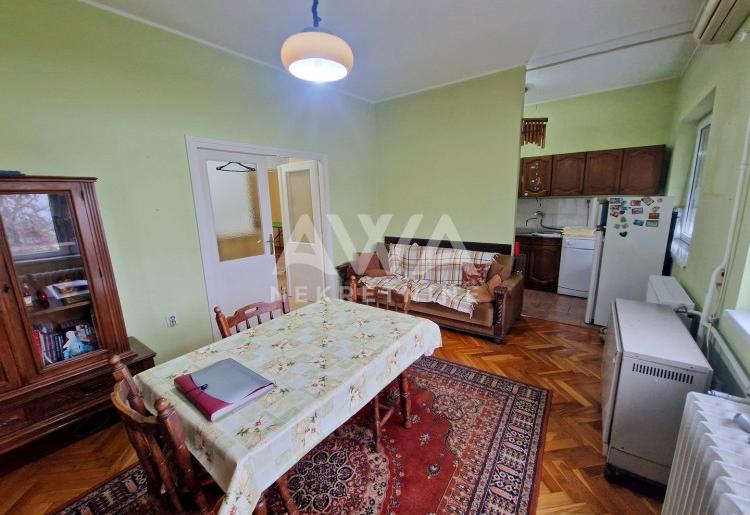 Na prodaju trosoban stan u centru Apatina – 73 m²