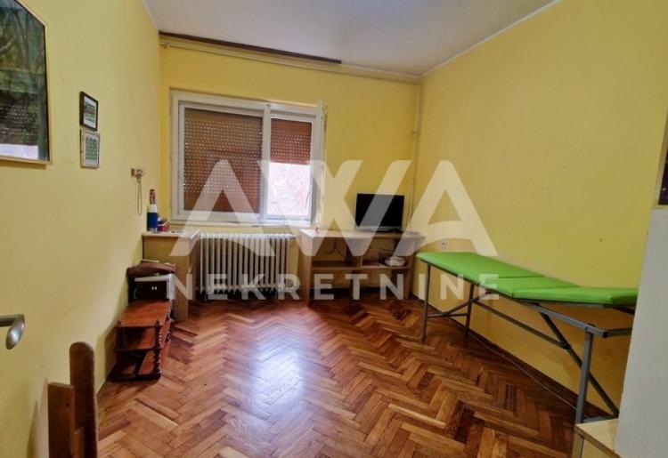 Na prodaju trosoban stan u centru Apatina – 73 m²