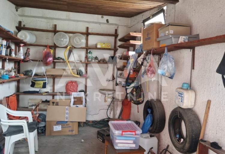 Na prodaju trosoban stan u centru Apatina – 73 m²