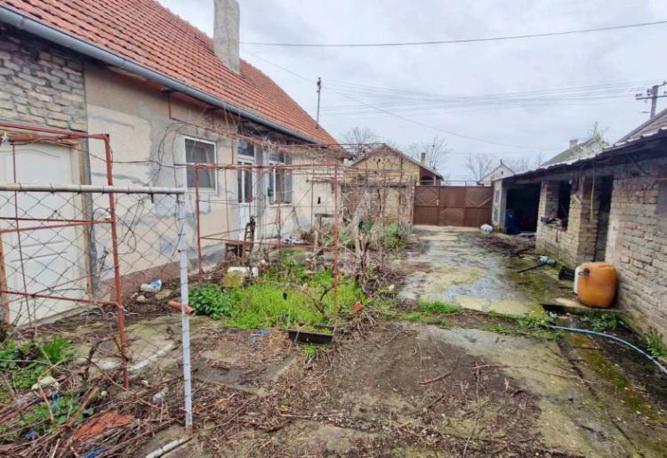 Ruski Krstur, Kuća od 131 m2, na placu od 705 m2
