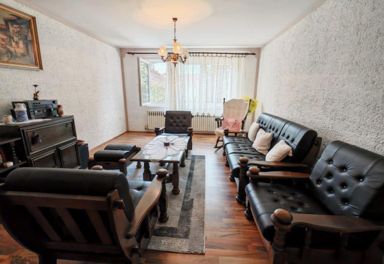 Spratna kuća na lepom placu – MZ Crvenka, Sombor