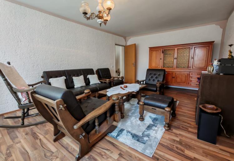 Spratna kuća na lepom placu – MZ Crvenka, Sombor