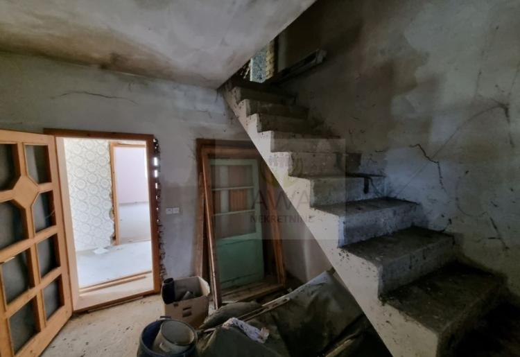 Svetozar Miletić. Spratna kuća 156m2, 8.7ar plac