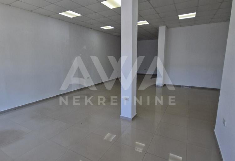 Crvenka Lokal za izdavanje, 68 m2