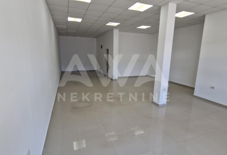 Crvenka Lokal za izdavanje, 68 m2