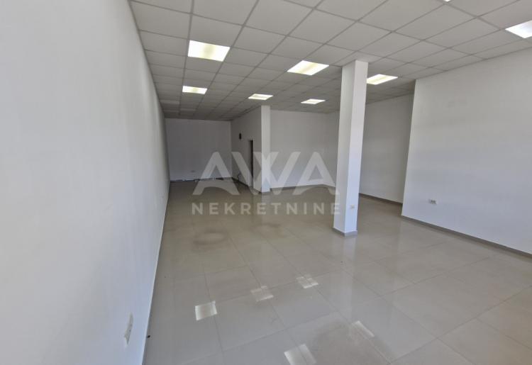 Crvenka Lokal za izdavanje, 68 m2