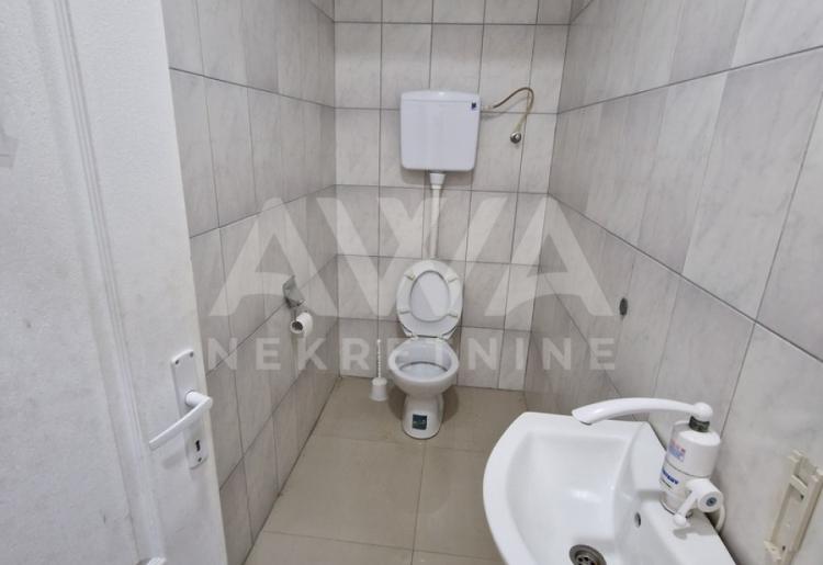 Crvenka Lokal za izdavanje, 68 m2