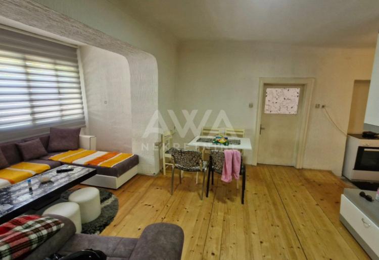 Odžaci, Kuća 211m2 sa malim dvorištem 