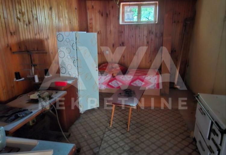 Odžaci, Kuća 211m2 sa malim dvorištem 