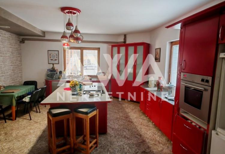 Apatin. Kuća za iznajmljivanje