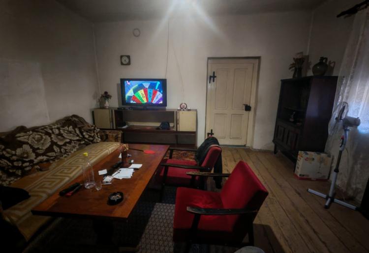 Svilojevo. Trosobna kuća, polurenovirana