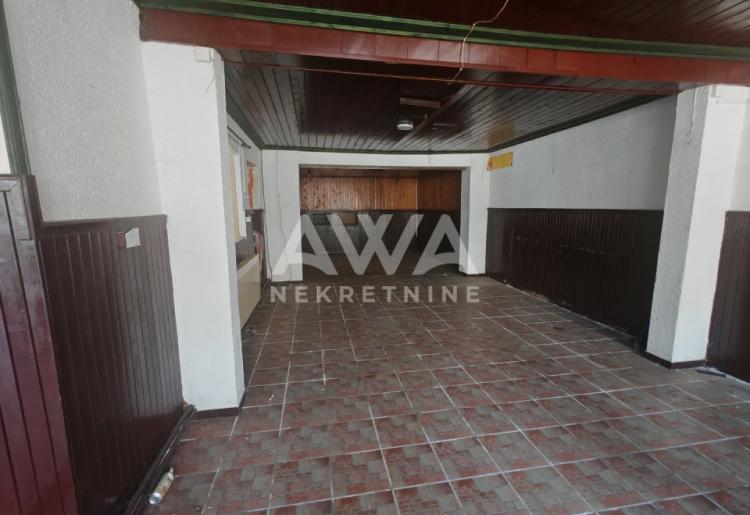 Centar Apatina. Kuća 201m2, plac 3ar
