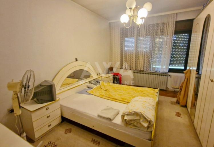 Apatin, Kuća spratnica 236 m2, plac 443 m2