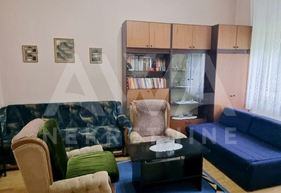 Gakovo, Kuća 172 m2 sa poslovnim prostorom na placu od 10ar