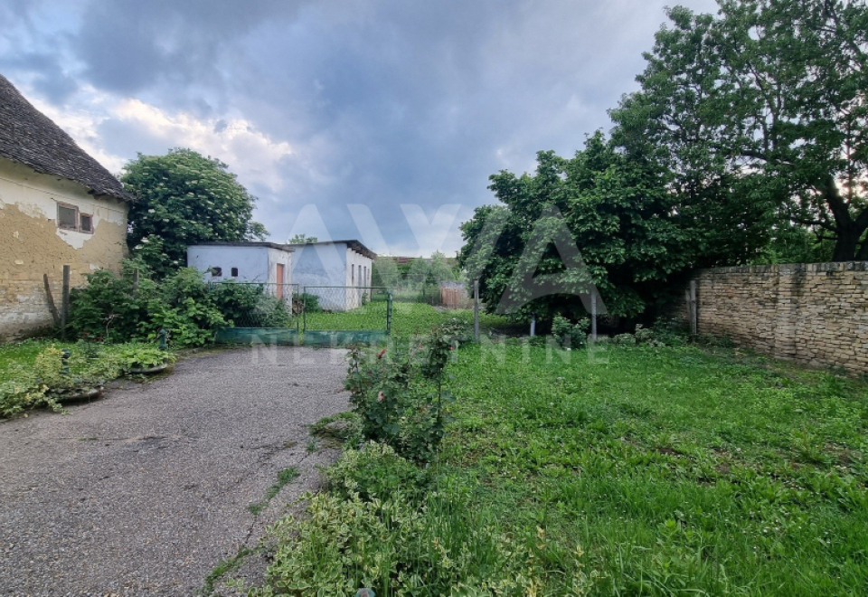 Gakovo, Kuća 172 m2 sa poslovnim prostorom na placu od 10ar