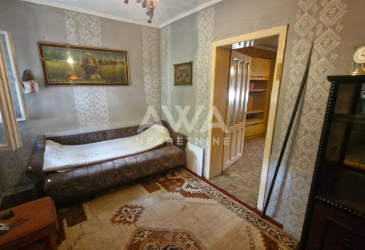 Ruski Krstur. Prizemna 242m2, plac 9.5 ar