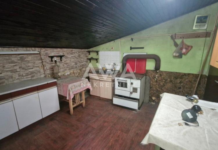 Ruski Krstur. Prizemna 242m2, plac 9.5 ar