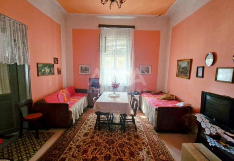 Kuća u Centru Kljajićeva, 108m2, i plac od 1115m2