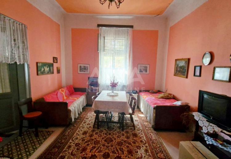 Kuća u Centru Kljajićeva, 108m2, i plac od 1115m2